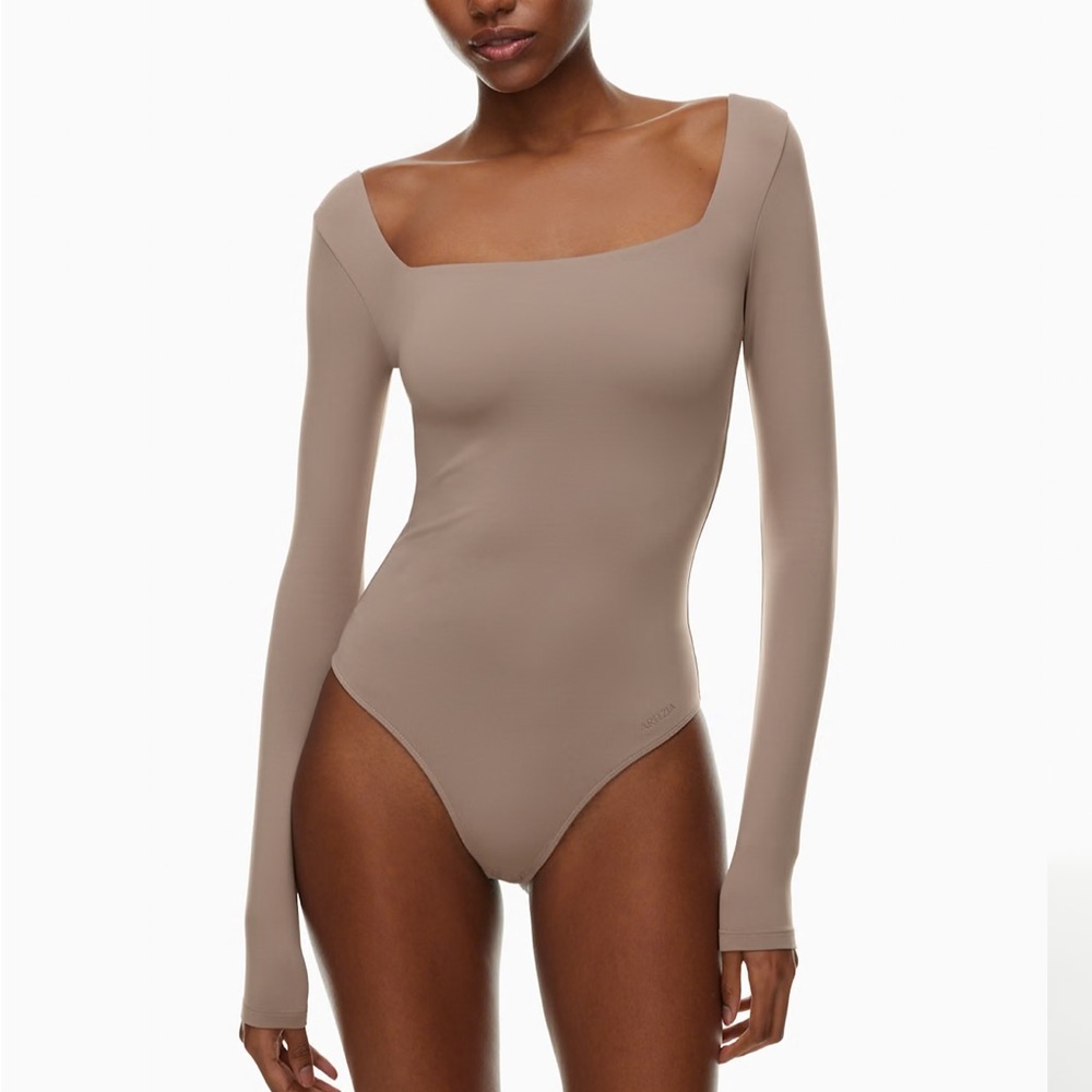 Aritzia Babaton Bodysuit